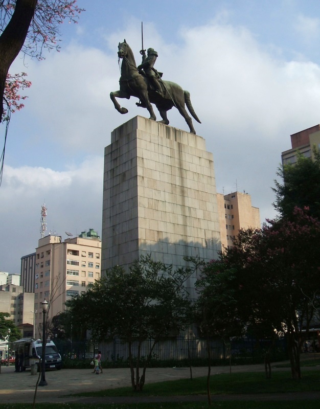 Monumento equestre a Caxias criado por Victor Brecheret